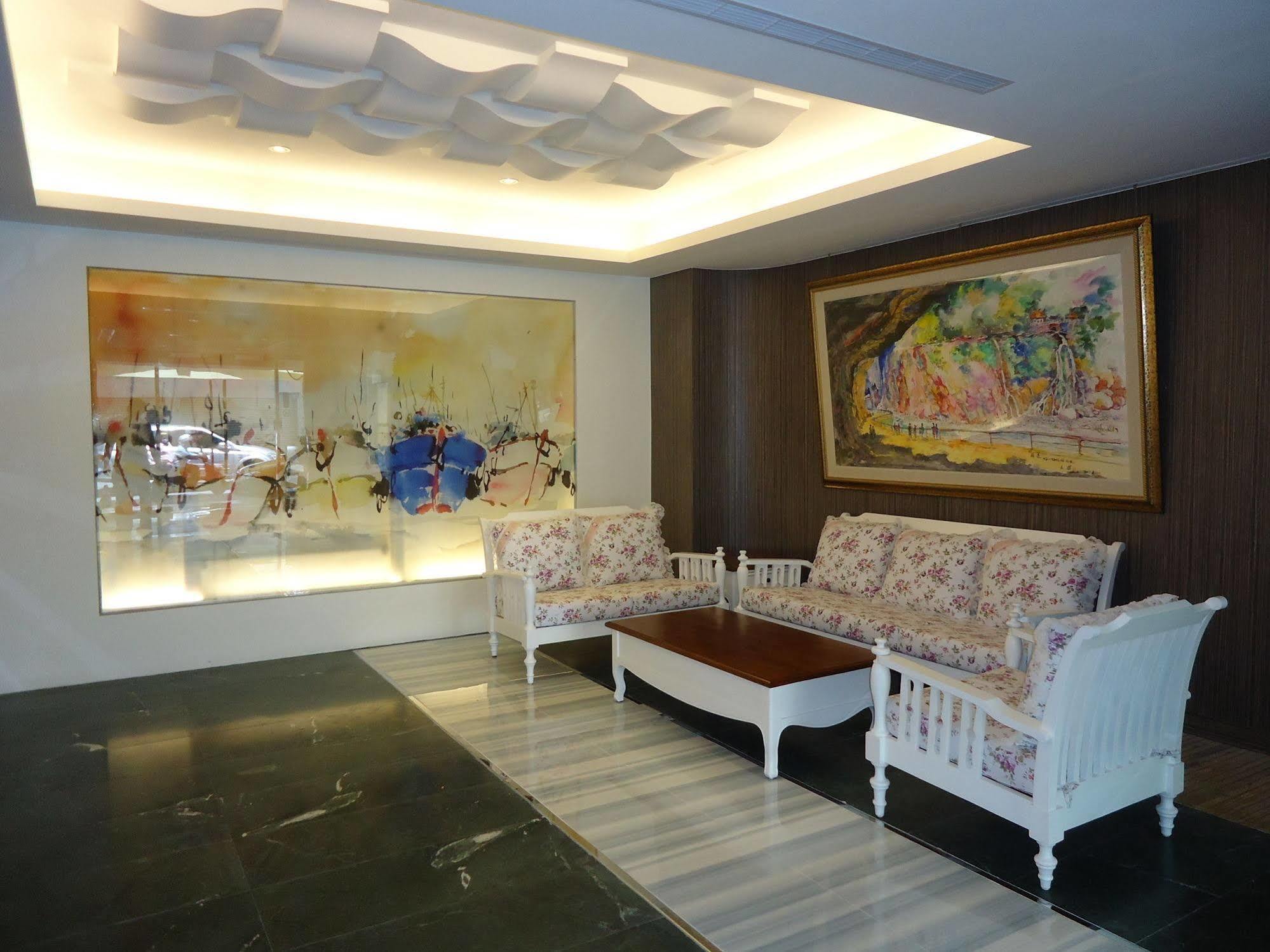 Roaders Hotel Hualien Dongda Εξωτερικό φωτογραφία