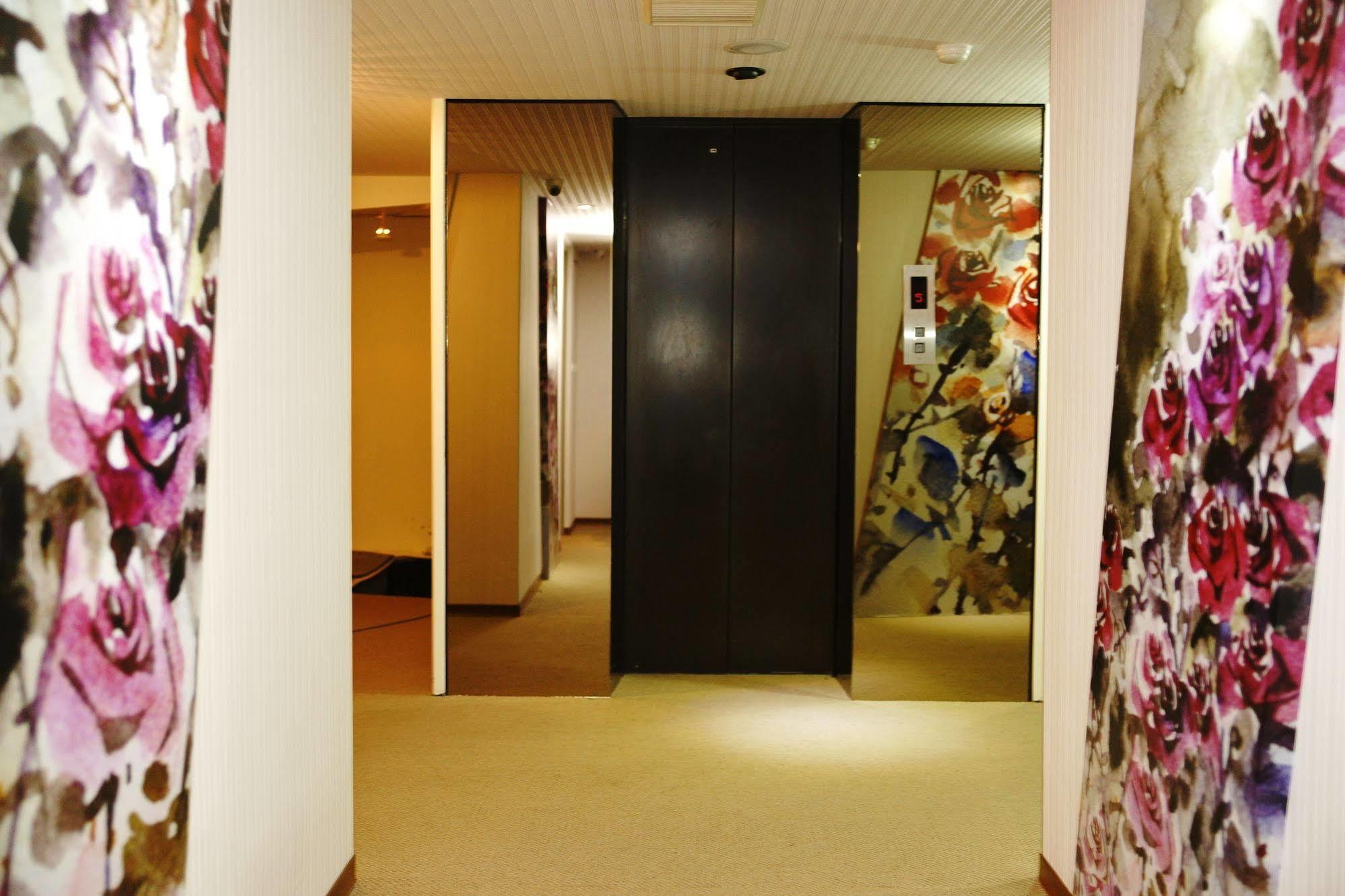 Roaders Hotel Hualien Dongda Εξωτερικό φωτογραφία